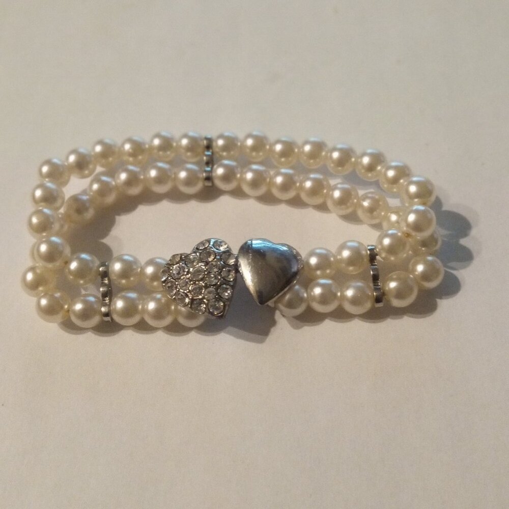 Vintage Womens Rhinestone Pearl Two Hearts Bracelet Stretchable